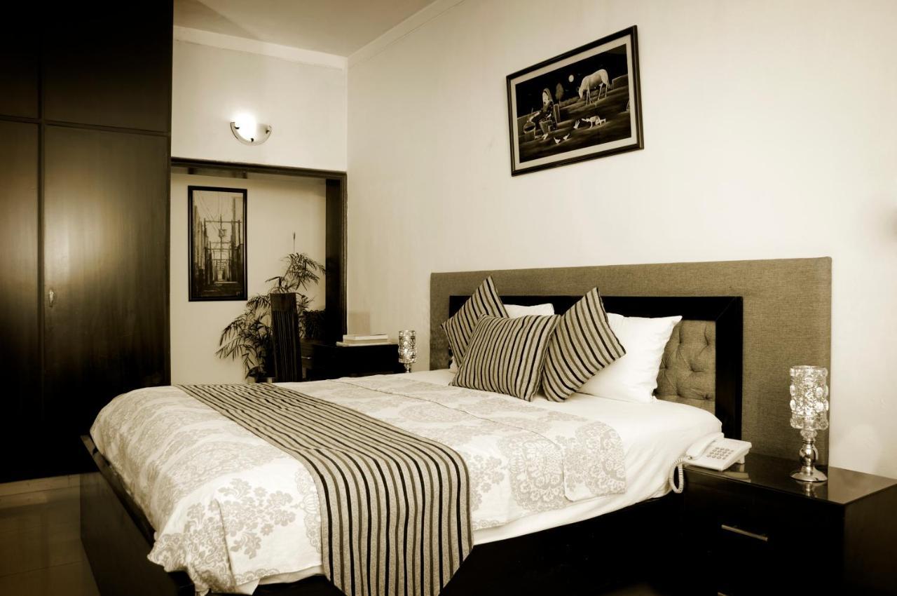 Royal Elegance Hotel Лахор Екстер'єр фото