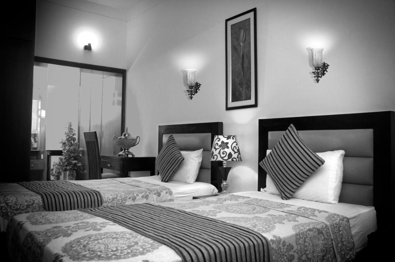 Royal Elegance Hotel Лахор Екстер'єр фото