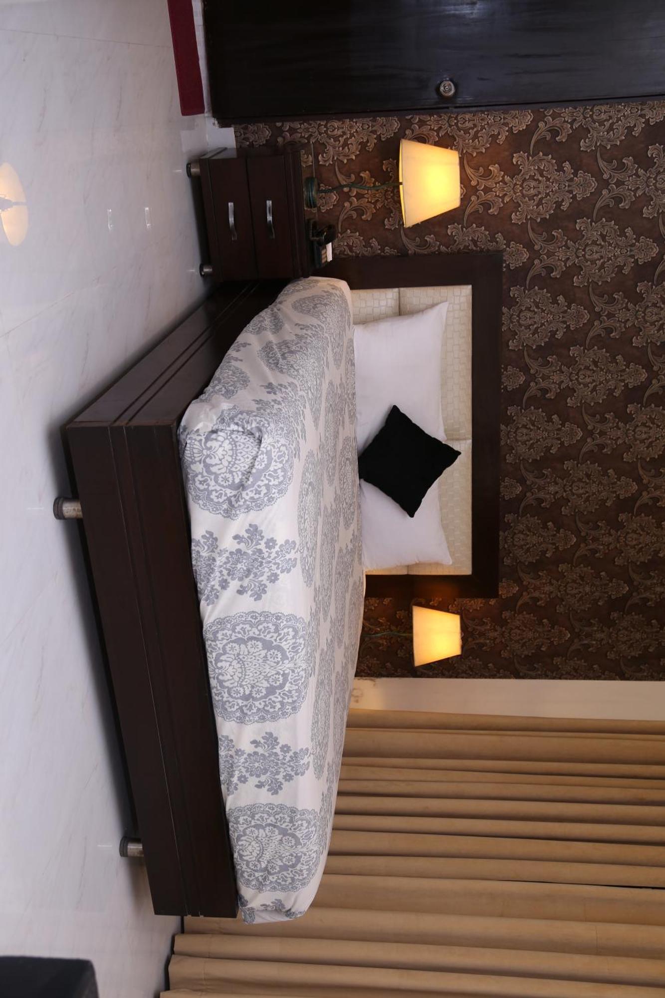 Royal Elegance Hotel Лахор Екстер'єр фото