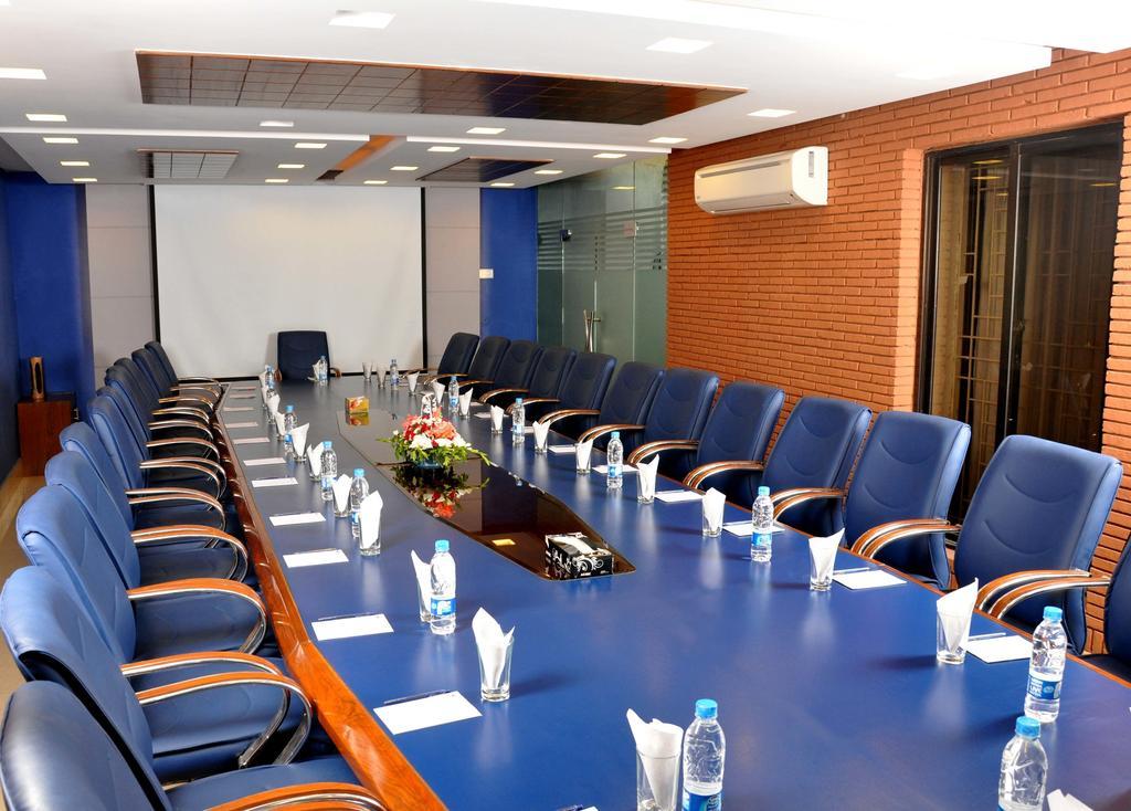 Royal Elegance Hotel Лахор Екстер'єр фото