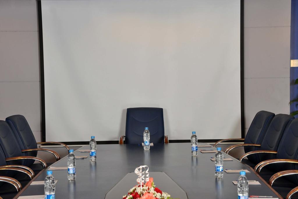 Royal Elegance Hotel Лахор Екстер'єр фото